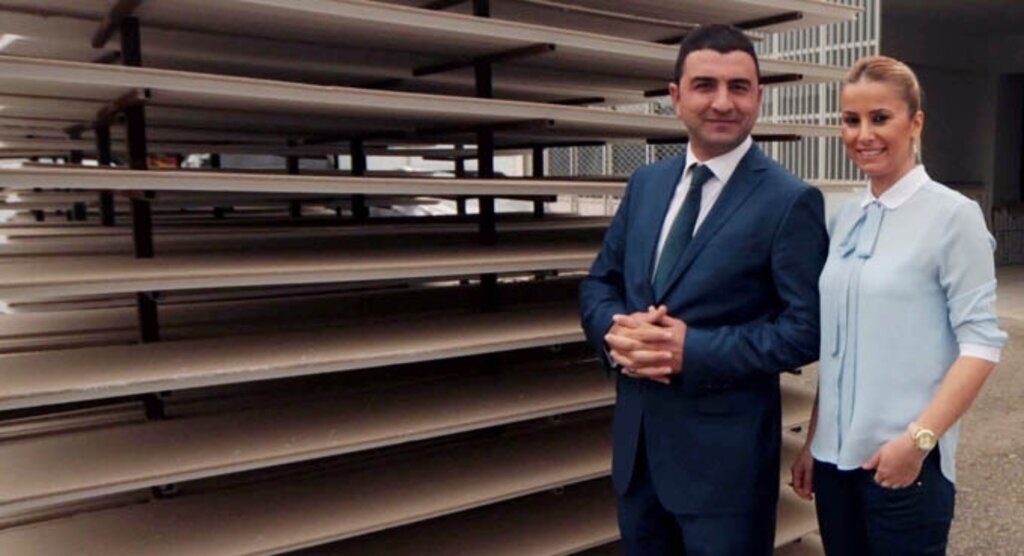 Ağaçlar kesilmesin diye ahşap görünümlü tasarım yaptı