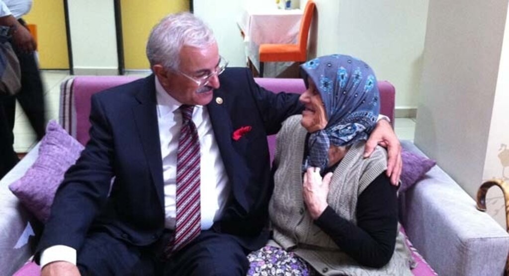 Ahmet Yeni'den sosyal bütçe açıklaması