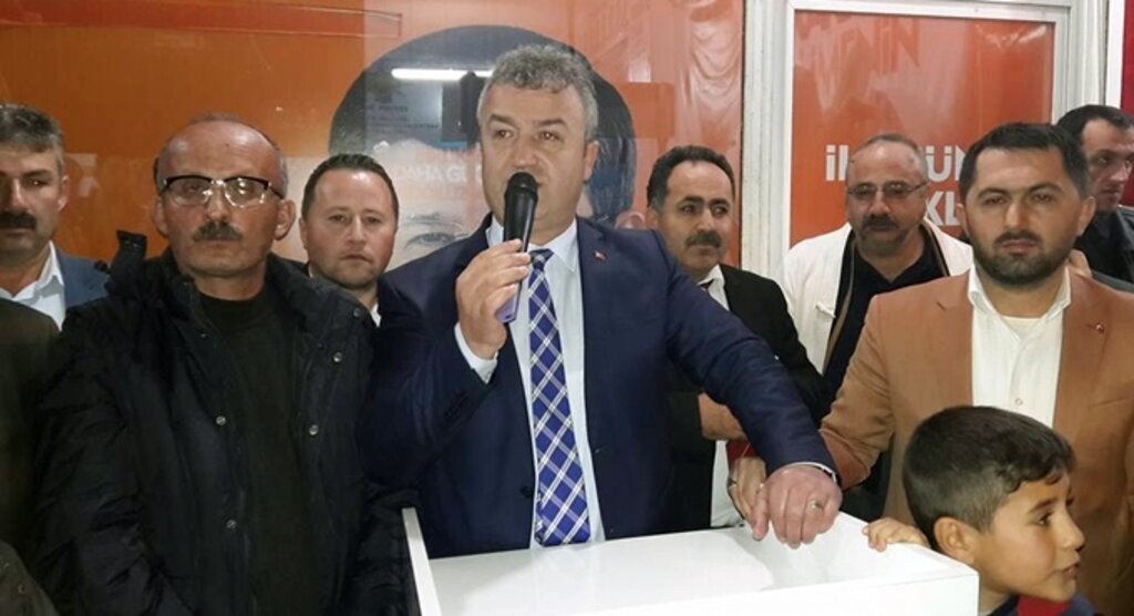 AK Parti 19 Mayıs'ta zaferini kutladı