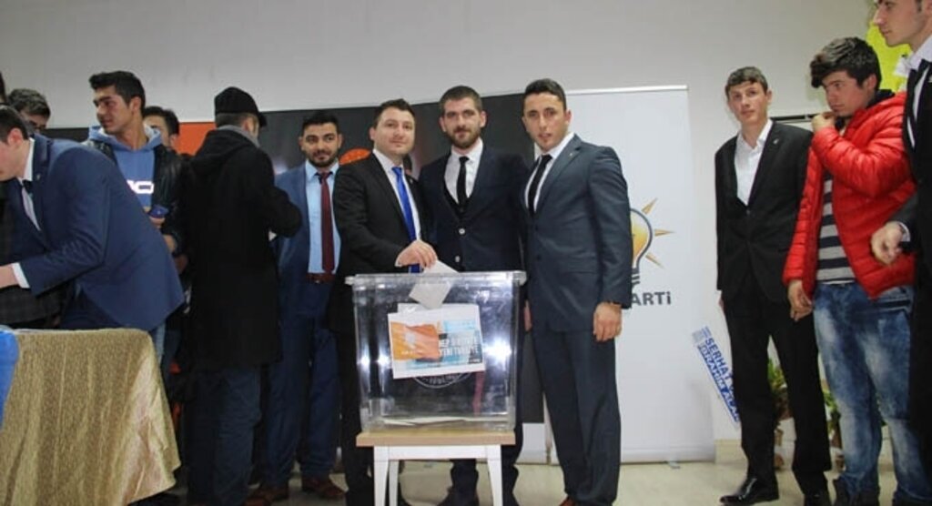 AK Parti Çarşamba İlçe Gençlik Kolları Başkanlığı'na Rıdvan Yiğit seçildi