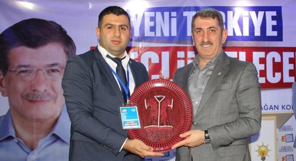 AK Parti İlkadım Gençlik Kolları'nda Oktay Avcılar güven tazeledi