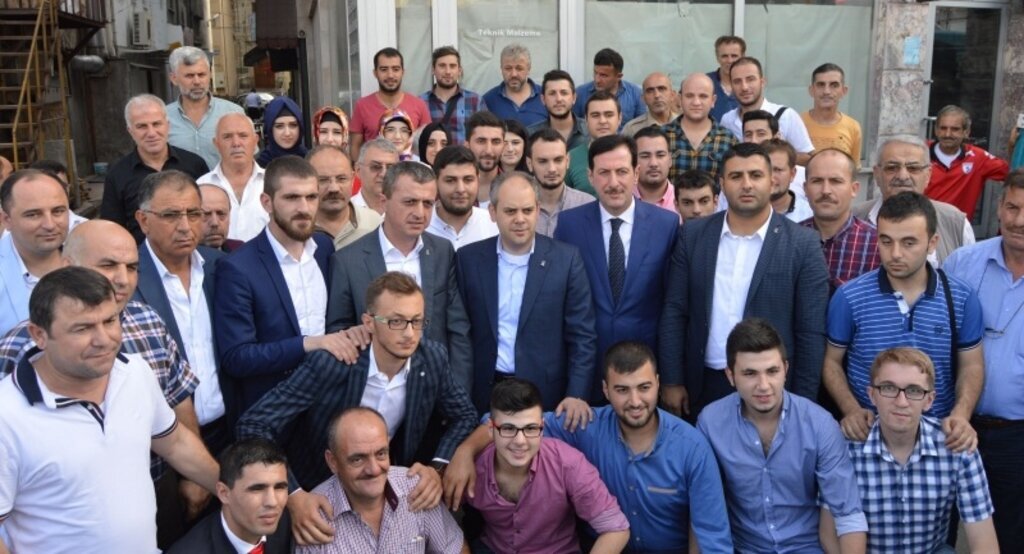 AK Parti İlkadım İlçe Başkanlığında bayramlaşma sevinci