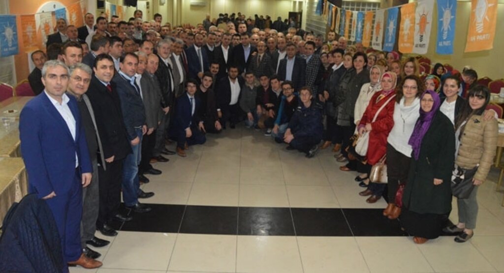 AK Parti İlkadım İlçe Başkanlığından Birlik ve Beraberlik Yemeği