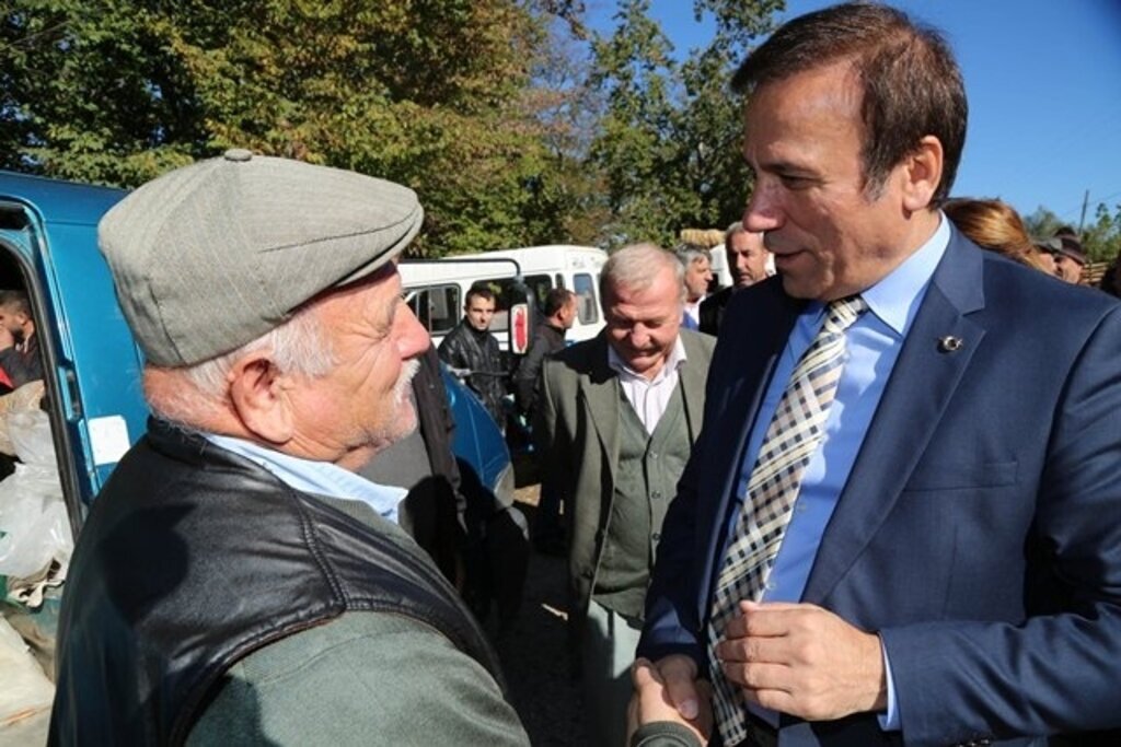 AK Parti milletle birlikte yürümeye devam ediyor