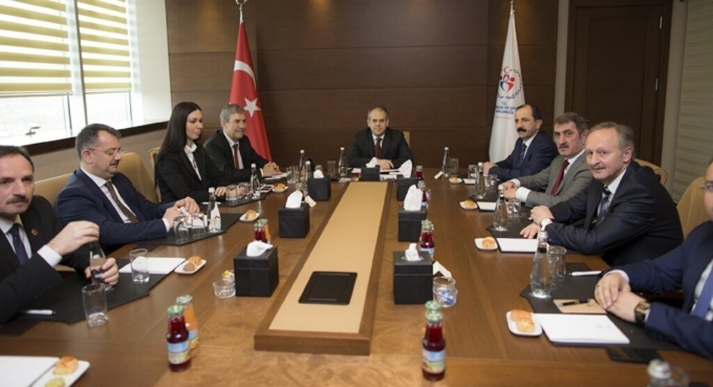 Ak Parti Samsun Milletvekili adayları, Bakan Kılıç’ı makamında ziyaret etti