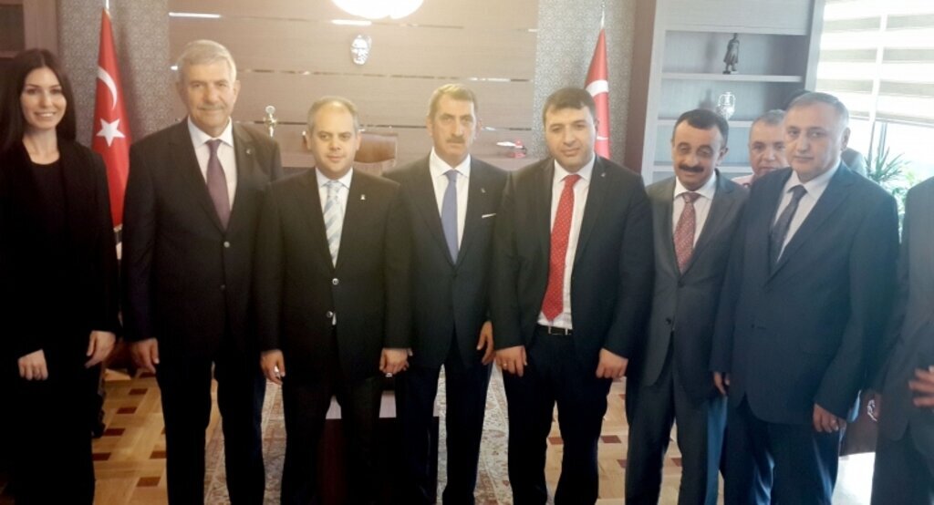 AK Parti Samsun Milletvekilleri mazbatalarını alıyor