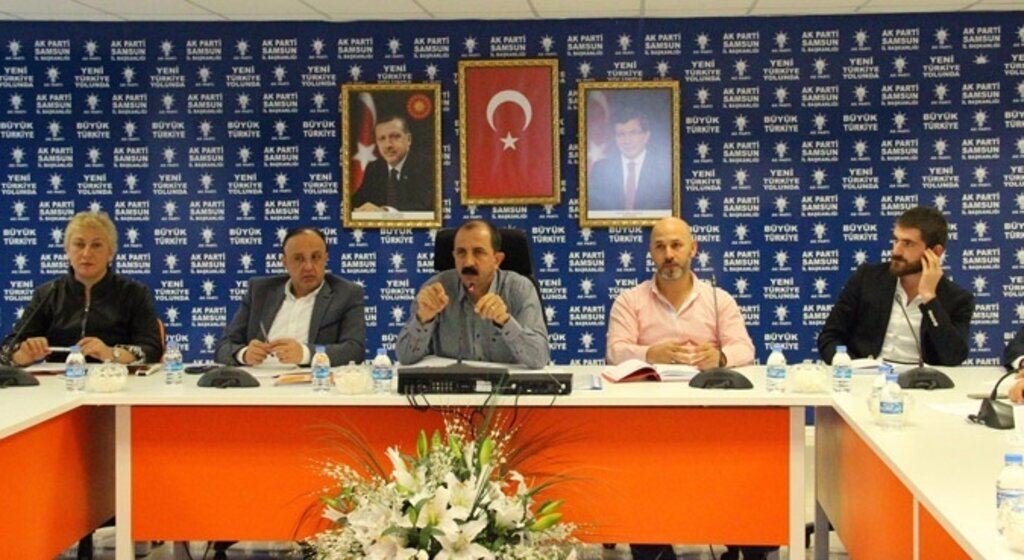 AK Parti'de kongre bilgilendirme toplantısı