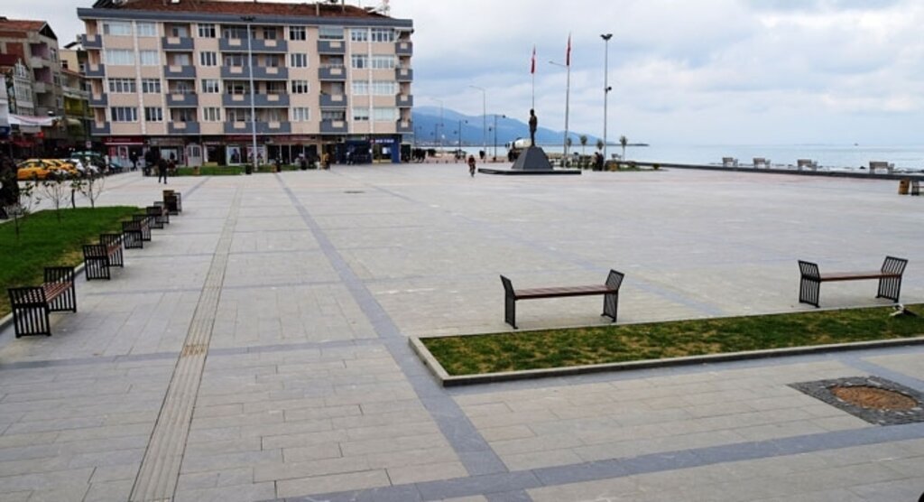 Alaçam ve Yakakent Meydanları'na kavuştu