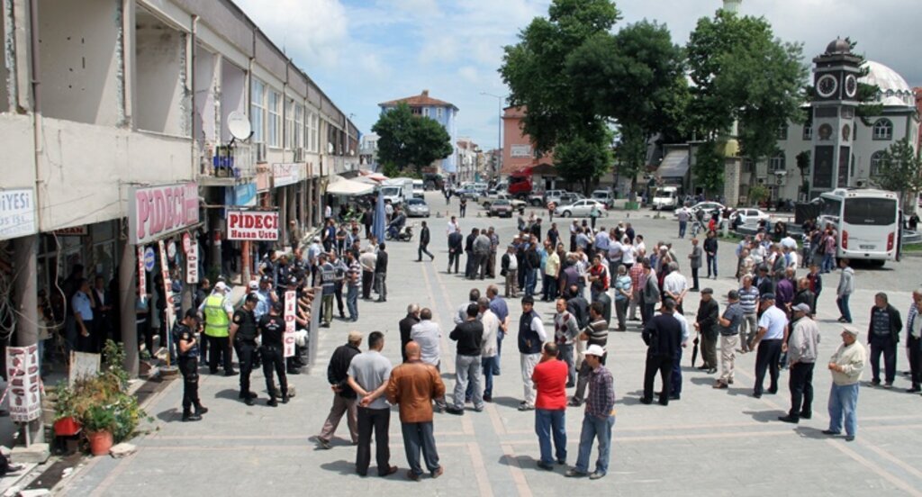 Alaçam'da yıkım gerginliği: 2 gözaltı