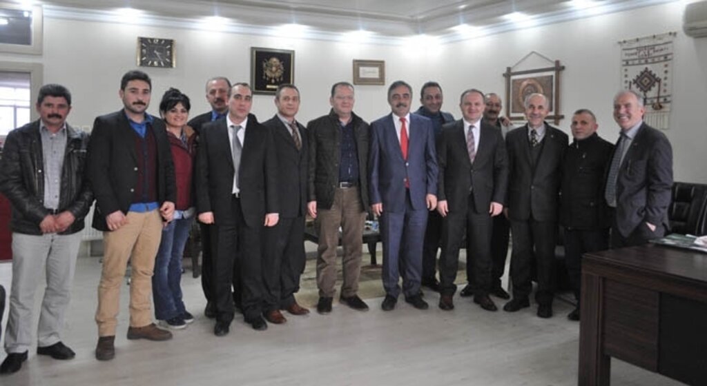 Ali Akyüz Esnaf Odaları Birliği'ni ziyaret etti