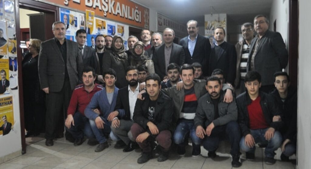 Ali Akyüz :Geleceğimizin teminatı siz gençlersiniz