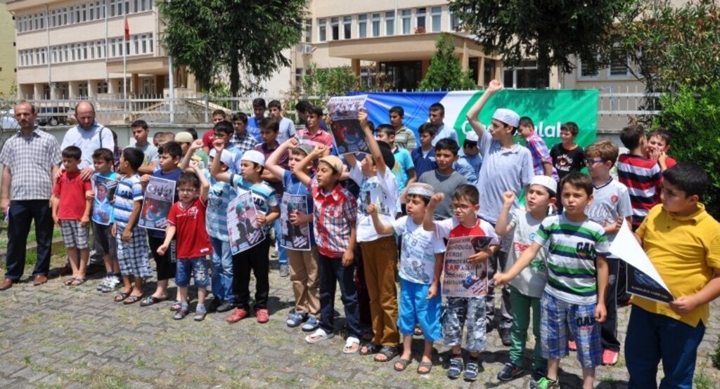 Anadolu Gençlik Derneği Doğu Türkistan'da Müslümanlara yönelik saldırıları kınadı