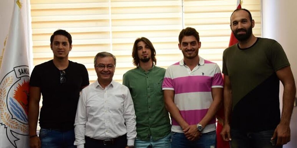 Anakent 4 oyuncuya daha imza attırdı