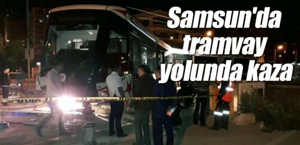 Arabanın çarptığı tramvay raydan çıktı