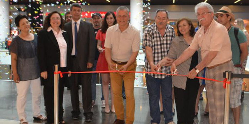 Arif Akay’ın görkemli sergisi Piazza’da