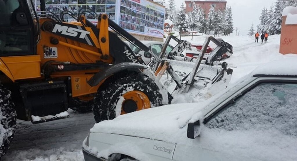 Asarcık'ta karla mücadele devam ediyor