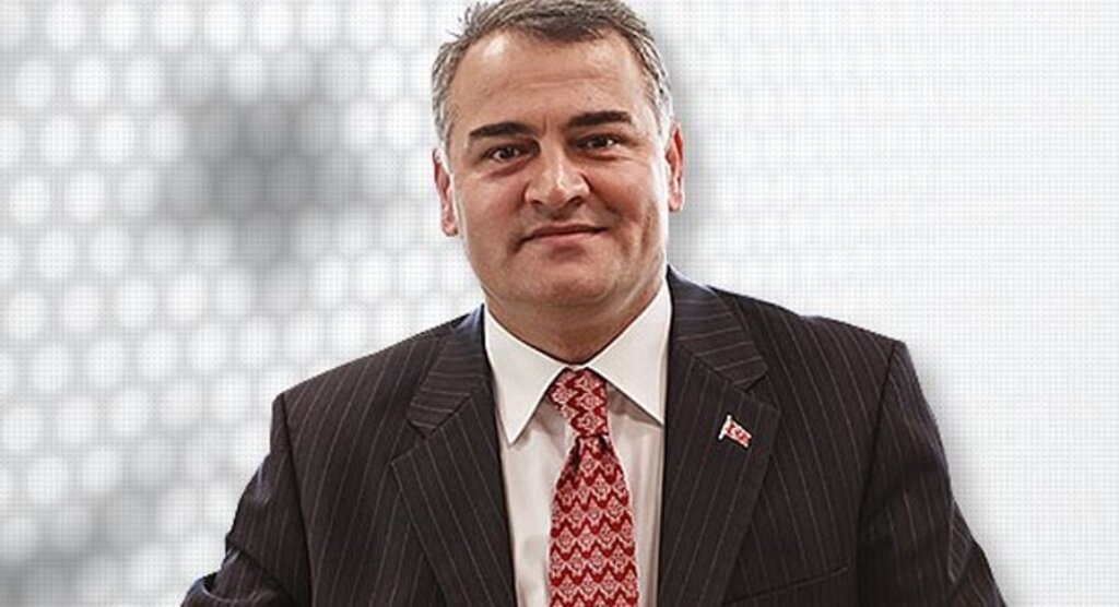 Aslan Karanfil aday adaylığı için istifa etti