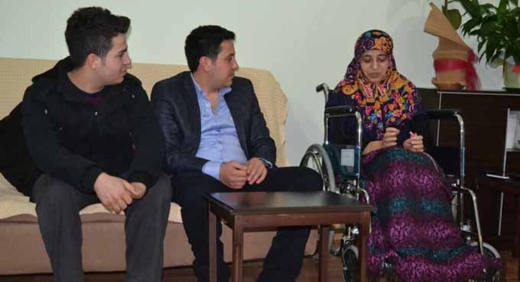 Atakum AK gençlerden örnek ziyaret