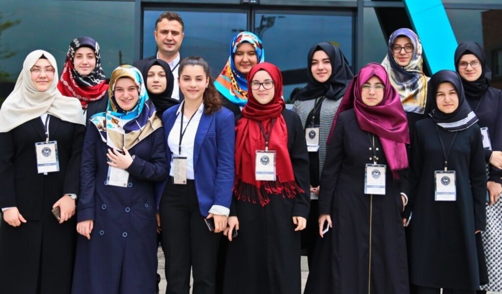 Atakum Anadolu İmam Hatip Lisesi İngilizce konusunda iddiasını ortaya koydu 