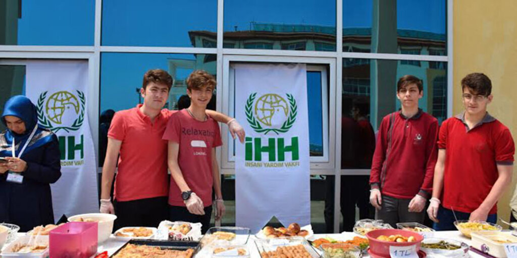 Atakum Anadolu İmam Hatip Lisesi Yetimlere Kardeş Oldu 