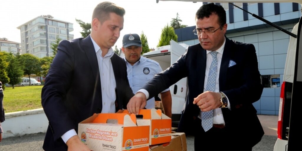 Atakum Belediyesi İhtiyaç sahiplerine ’10 ton kurban eti’ dağıtıyor