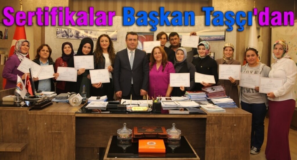 Atakum Belediyesi’nden kursiyerlere altın bilezik!