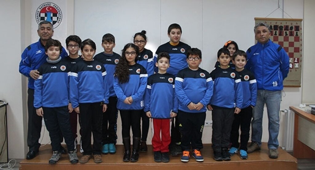 Atakum Belediyespor Santranç Kulübü Şampiyonluğa hazırlanıyor