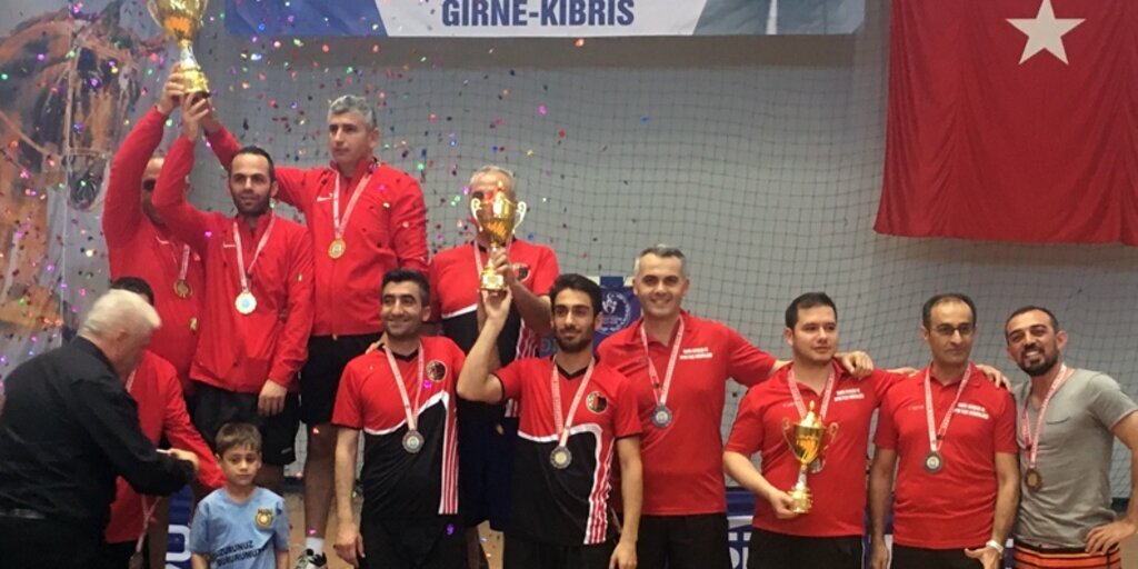 Atakum Halk Eğitim kupayla döndü