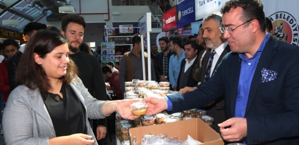 Atakum’da 20 bin tabak aşure dağıtıldı