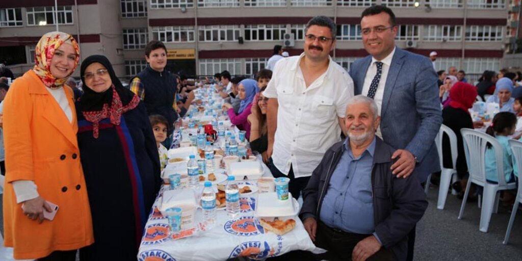 Atakum'da 5 mahalle aynı sofra da iftar yaptı