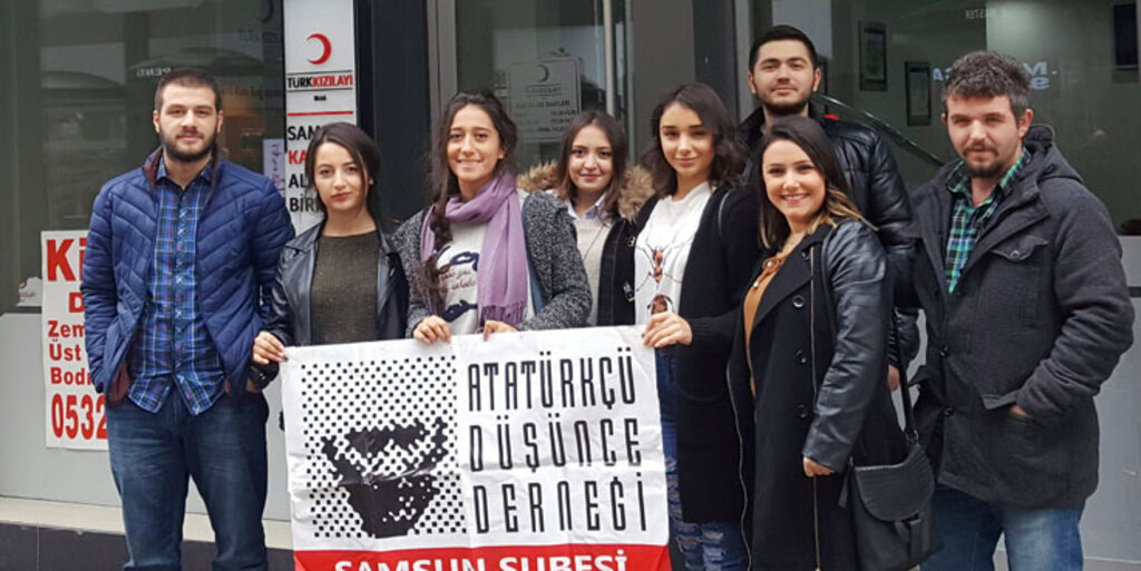 Atatürkçü gençlerden kan bağışı