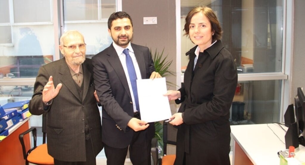 Ayşe Vuraloğlu AK Parti'den aday adaylığını açıkladı