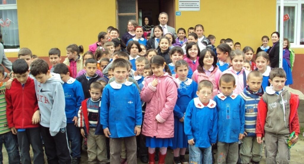 Ayvacık Belediye Başkanı Belur 2015-2016 eğitim öğretim yılını kutladı