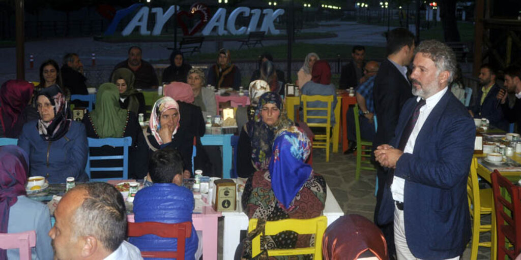 Ayvacık Belediyesi Şehit Ailleri ve gaziler iftar Yemeği verdi