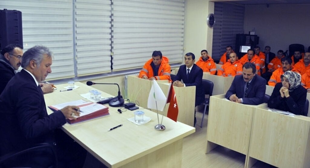 Ayvacık Belediyesi'nin işçilerine talih kuşu kondu..!