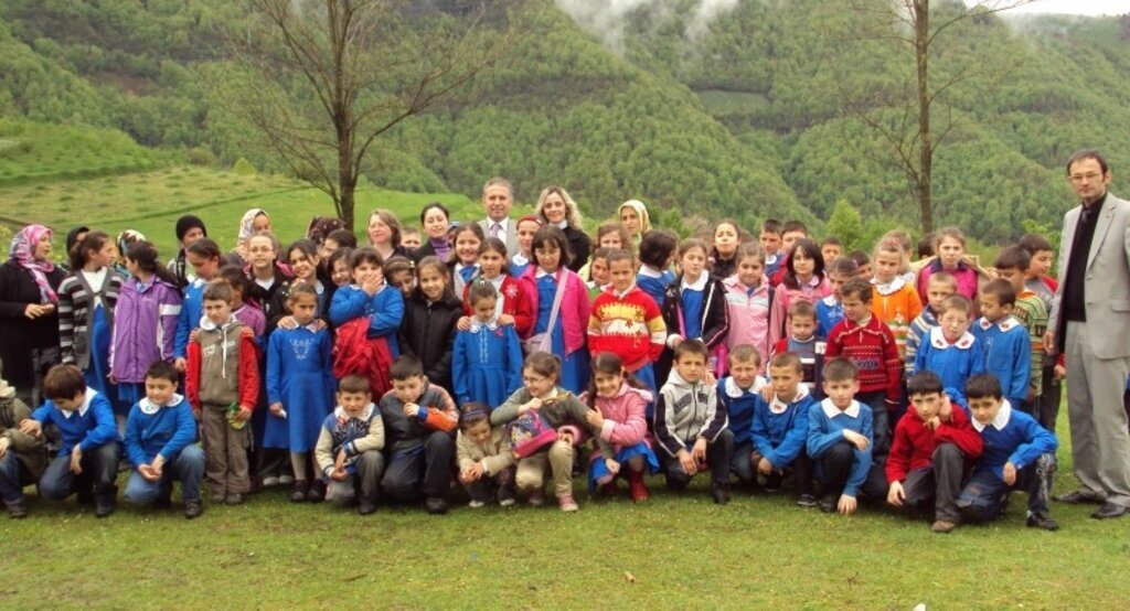 Ayvacık ilçesi her alanda yükselişe geçerken eğitim alanında geri kalmıyor