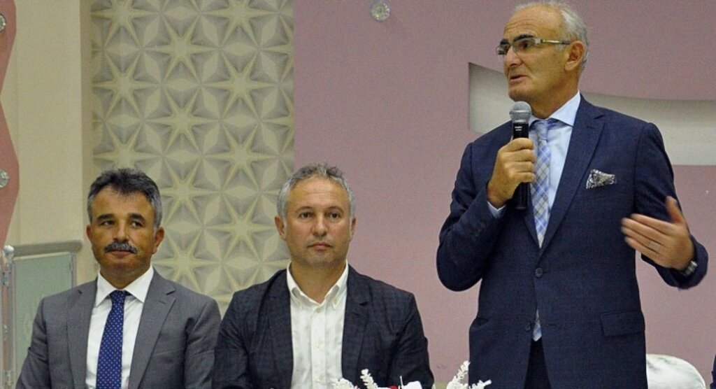 Ayvacık'ta Başkan Yılmaz'a onur yemeği