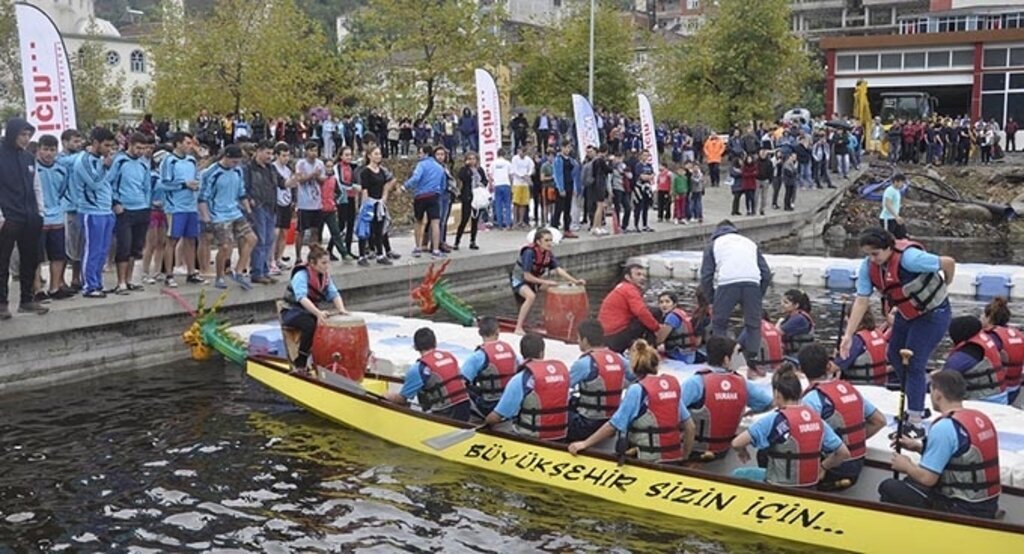 Ayvacık'ta Dragon Bot yarışı