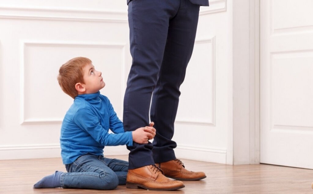 Babalar para kazanmak için çocuklarına hasret kalıyor!