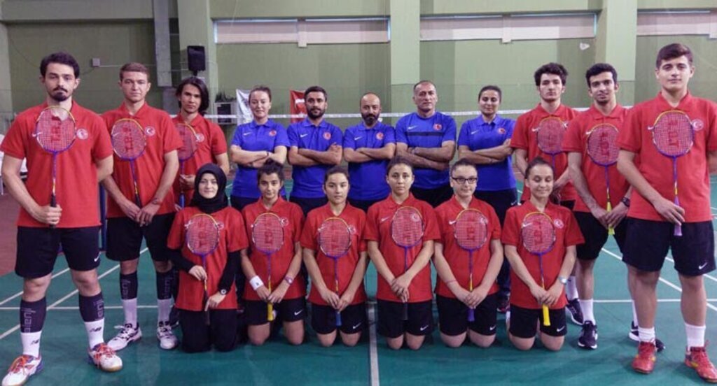 Badminton Milli Takımı kampı başladı