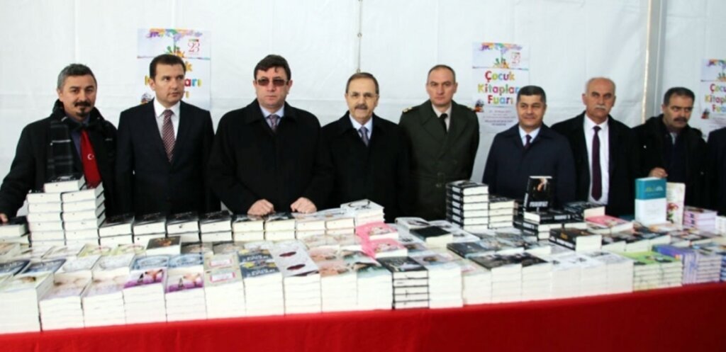 Bafra Belediyesi Kitap Fuarı'na büyük ilgi