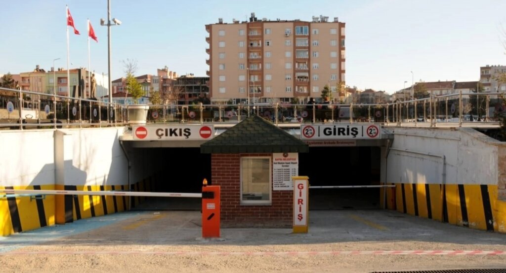Bafra kent meydanı yer altı oto parkı hizmete girdi