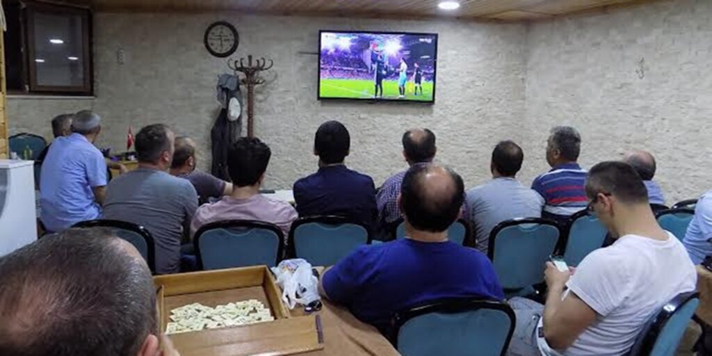 Bafra öğretmenevi'nde milli maç heyecanı