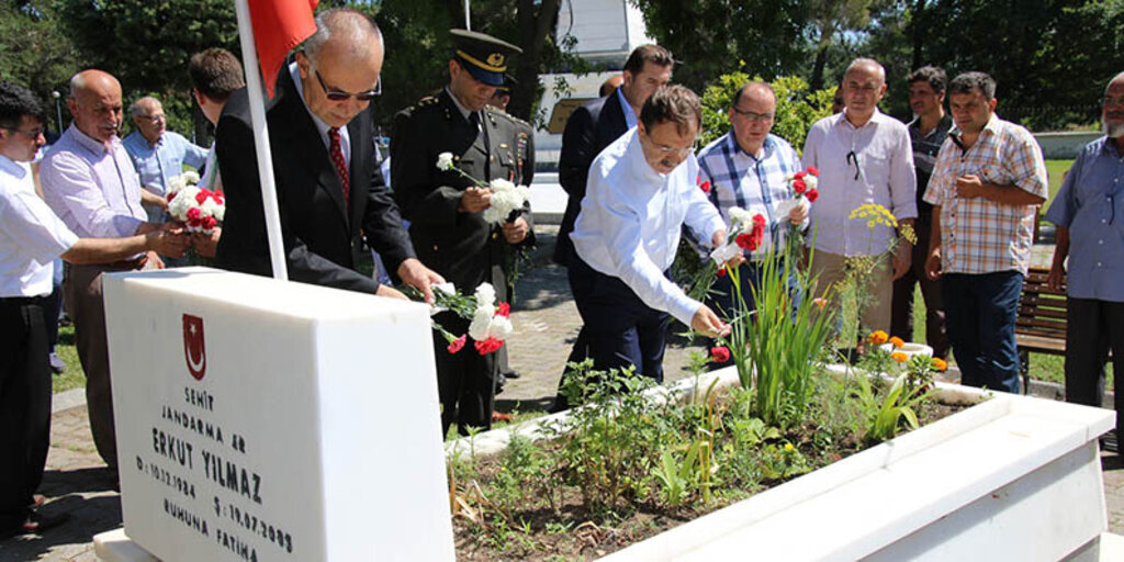 Bafra’da Şehitler kabirleri başında anıldı 