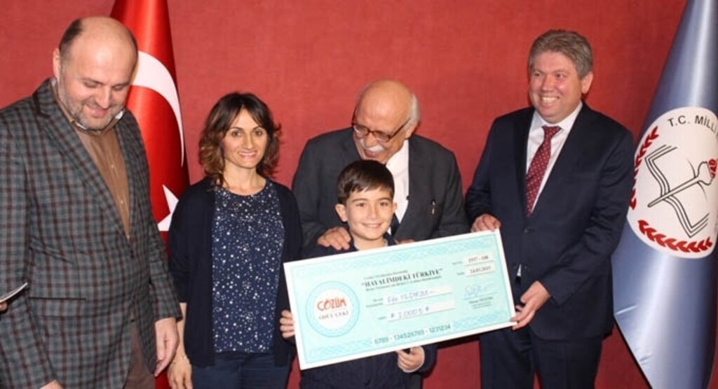 Bakan Avcı 'Hayalimdeki Türkiye' Yarışması ödüllerini verdi