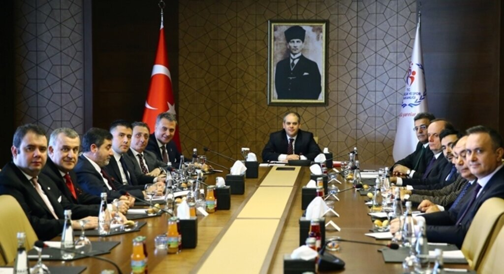 Bakan Çağatay Kılıç Beşiktaş Yönetimini Kabul Etti