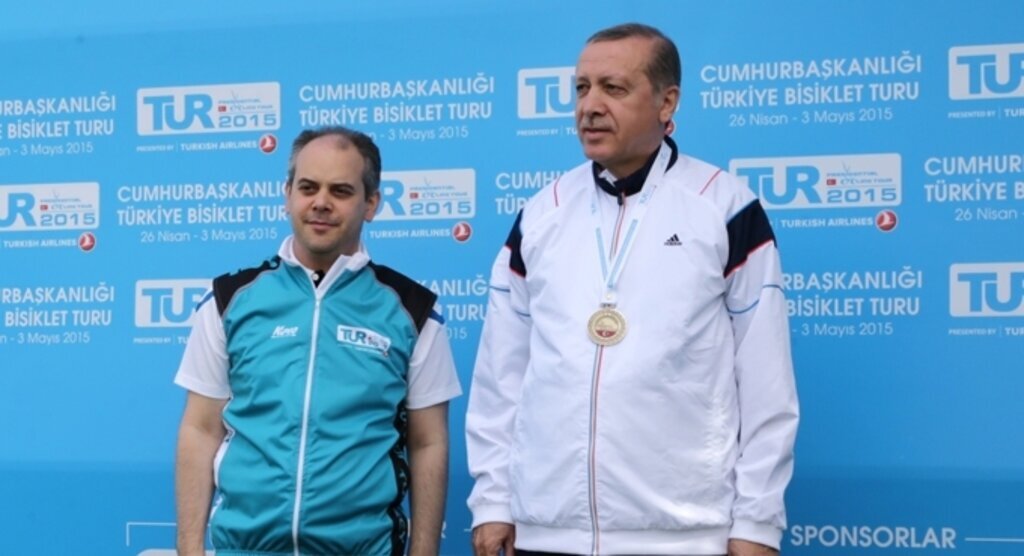 Bakan Çağatay Kılıç, Cumhurbaşkanı Erdoğan ile pedal çevirdi