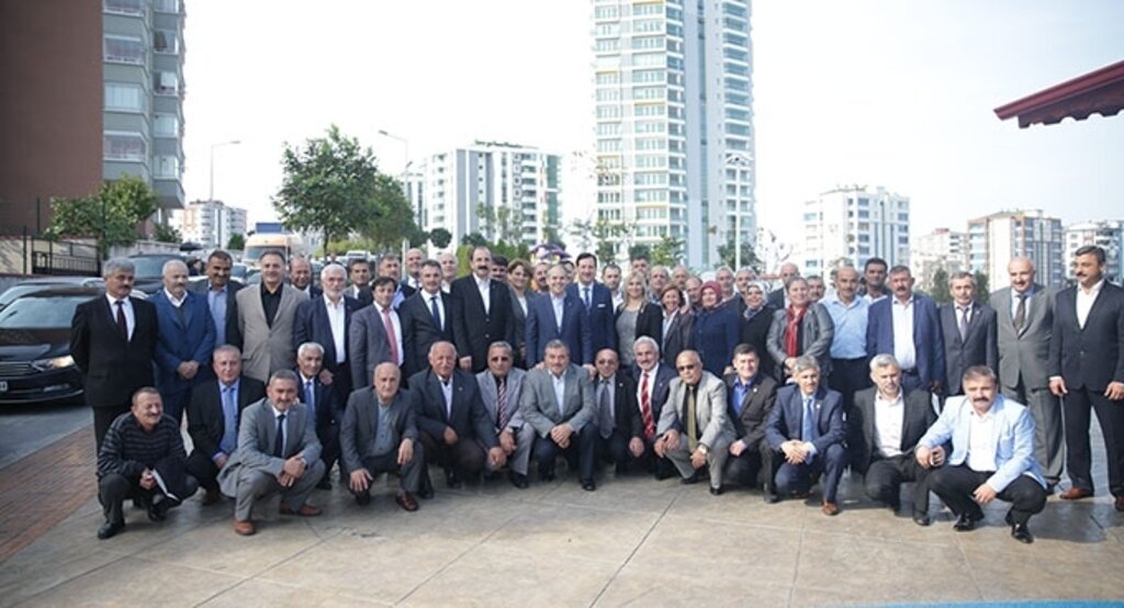 Bakan Çağatay Kılıç Muhtarlarla öğle yemeğinde buluştu