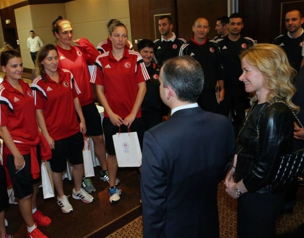 Bakan Çağatay Kılıç, Potanın Perileri’yle Buluştu