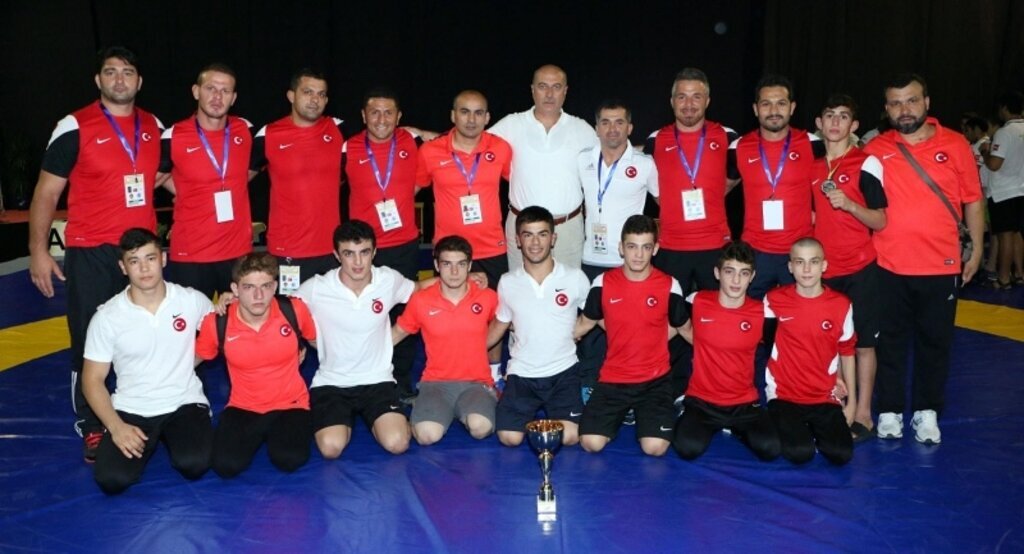 Bakan Çağatay Kılıç’tan Kerem Kamal’a tebrik